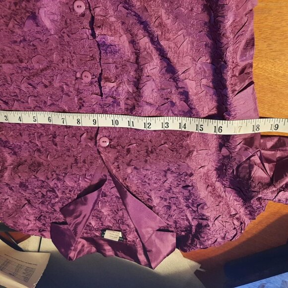 NEW ! Women UBU I'll Be ME Purple Long Sleeve Crinkle Button Up Size M - Picture 4 of 8